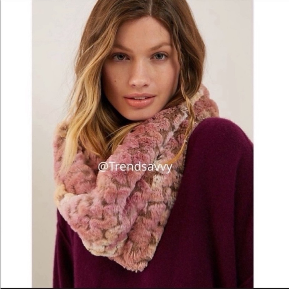 Anthropologie Remy Blush Pink Infinity Cowl Scarf Cozy Winter Travel Neck Warmer